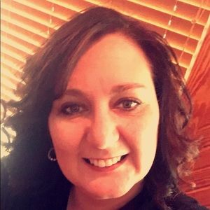 Meet your Posher, Deedra